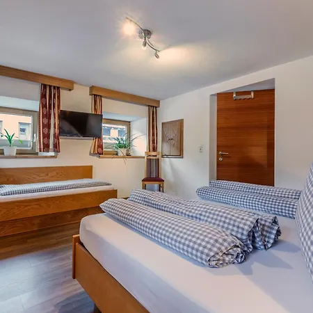 Waldhart Apartment *