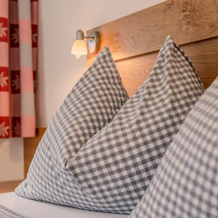 Waldhart * امهاوسن